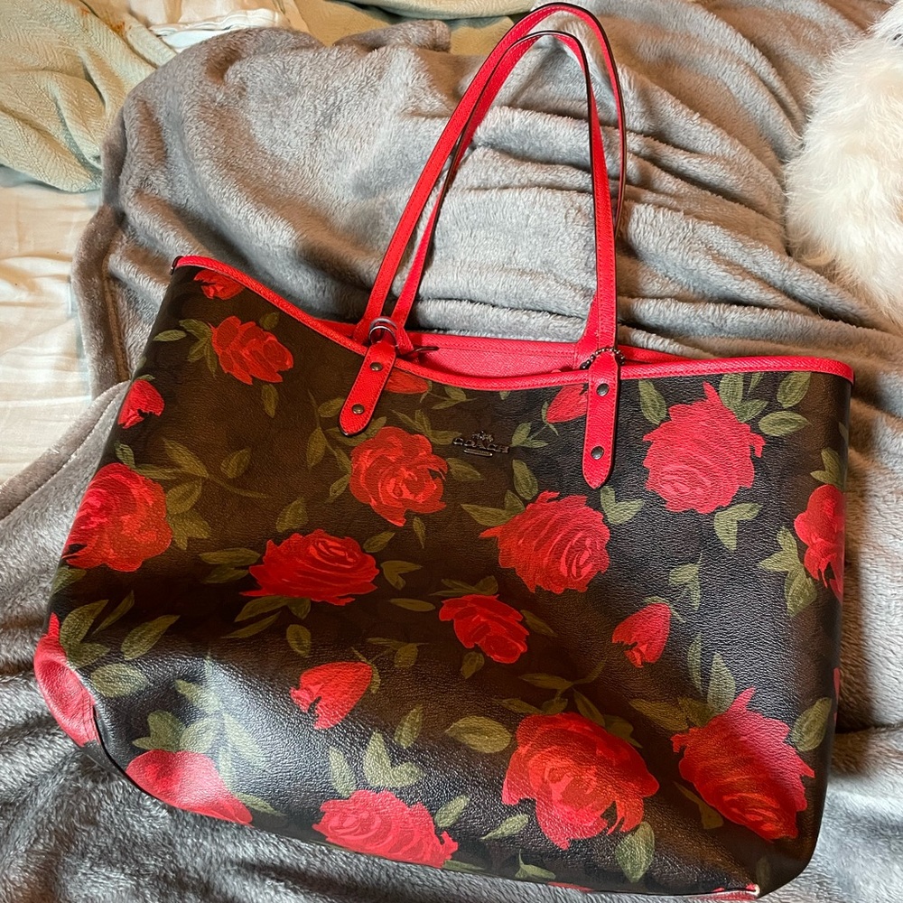 Coach camo rose reversible jumbo red large tote